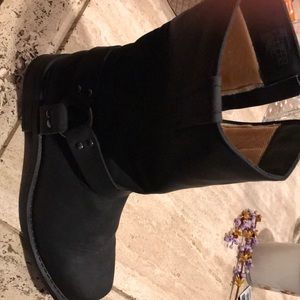 FRYE Kids Unisex Harness Rivets Boot